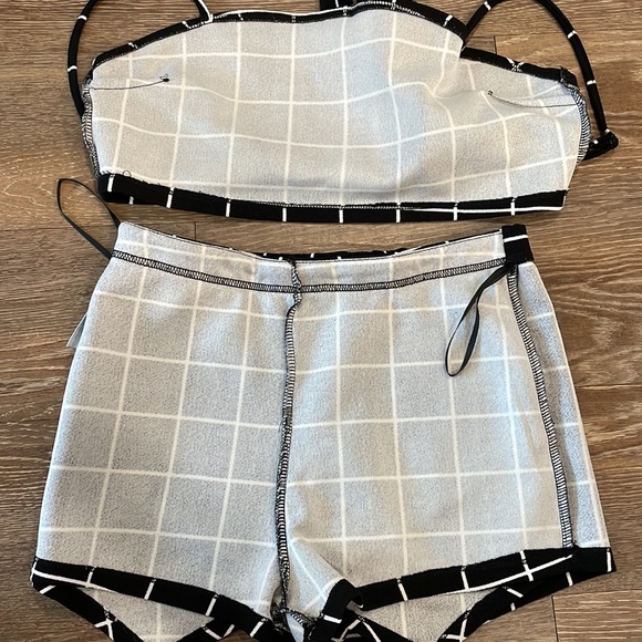 geometric striped matching crop top & skirt set - Picture 7 of 9